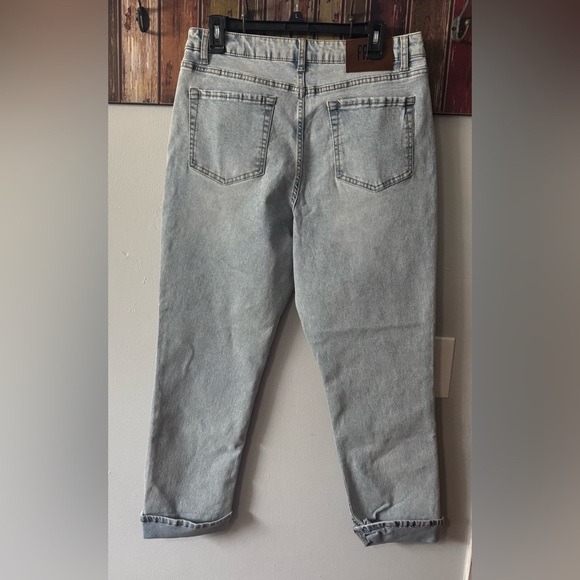 Frye Women's Cuffed Crop Jean nwt - Picture 11 of 12